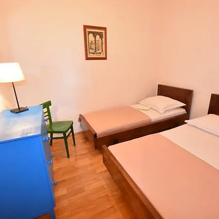 Roko Appartement Turanj