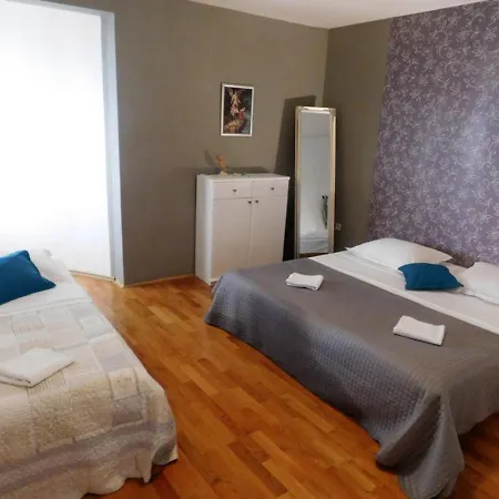 Roko Appartement Turanj
